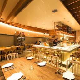 Dot Eatery And Bar ドットイータリーアンドバー の店舗情報 パーティ会場 会費制 少人数結婚式 ウェディングパーティーのエモパ エモーショナルパーティー
