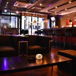 Tokyo R Bar ＆ Café